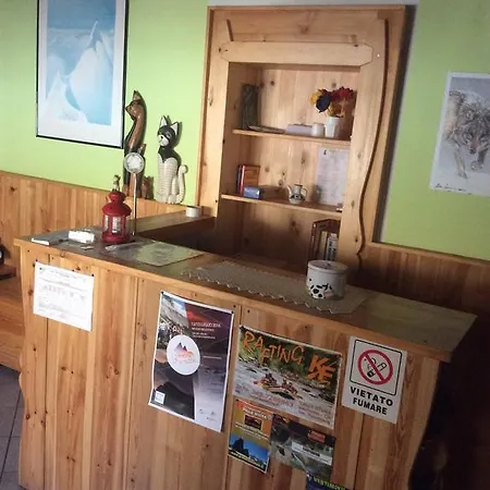 Rifugio Della Pace ゲストハウス Larche
